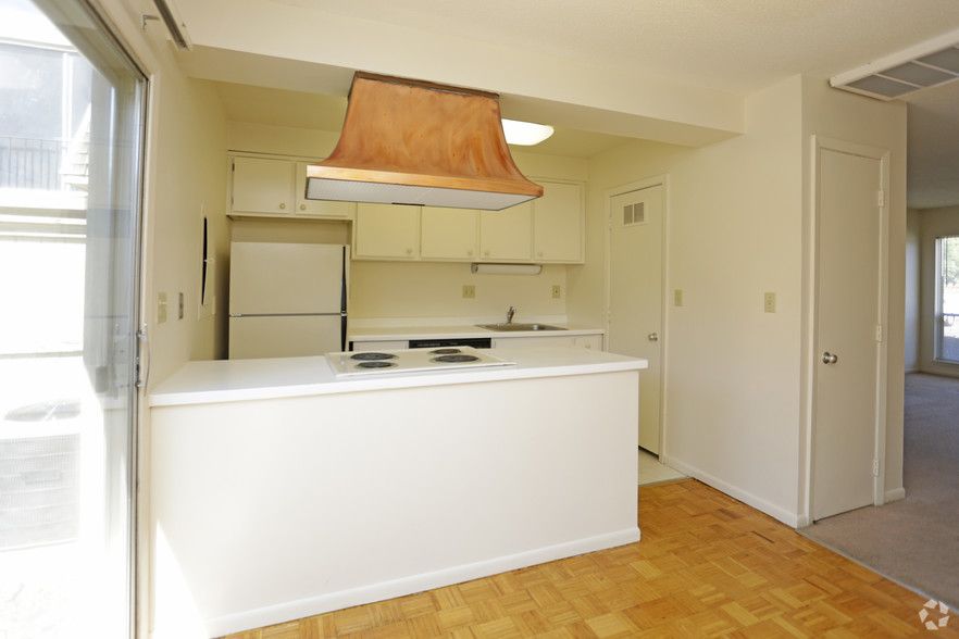 Photos The Colony Apartments and Townhomes Richfield, MN